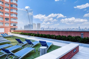 Гостиница Bluebird Suites in Jersey City  Джерси-Сити